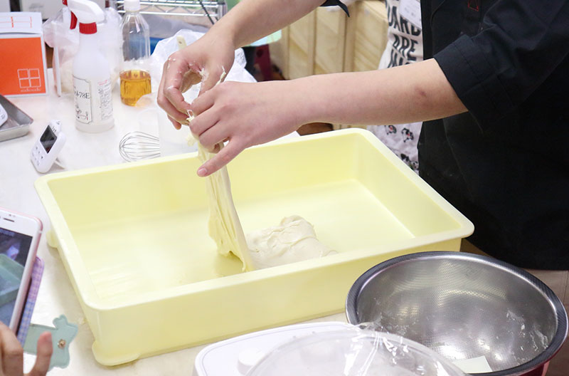 川島善行シェフの「nichinichi食パン」作り