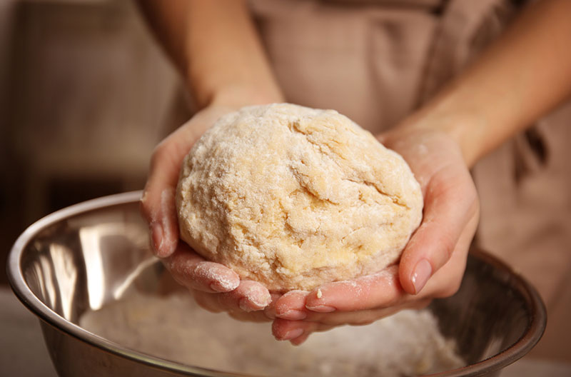 初めてでも簡単！シェフに学ぶ手作りパンのコツとレシピ